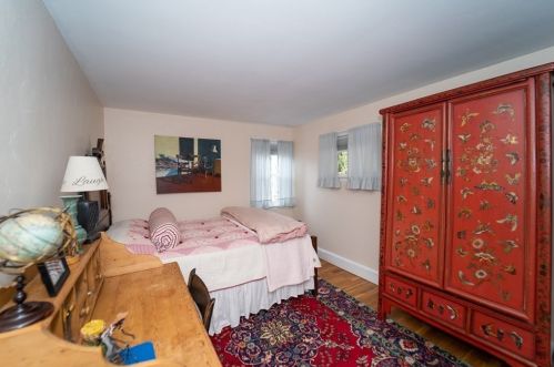 53 Standish Ave, Plymouth MA 02360-4165 exterior