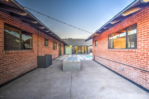 1201 Edgemont Ave, Phoenix AZ 85035-1809 exterior