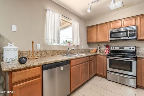 2501 Bloomfield Rd, Phoenix, AZ 85029-2538