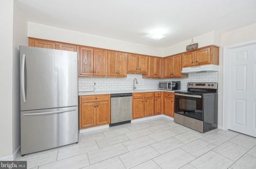 409 Mantua Ave, West Deptford NJ 08066-1277 exterior