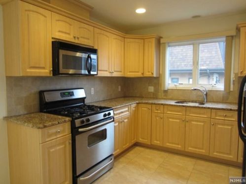 14 Mahan St, Tenafly NJ  07670-1821 exterior