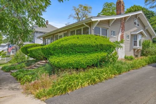 135 Elm Ave, Quincy, MA 02170-2913