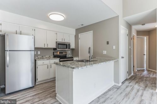 332 Coventry Ct, West Deptford, NJ 08051-2017