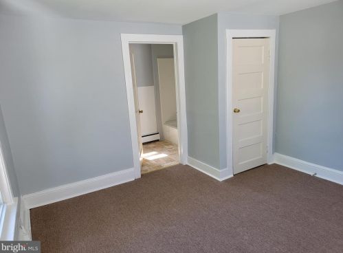 22 Barber Ave, West Deptford NJ  08096-2414 exterior