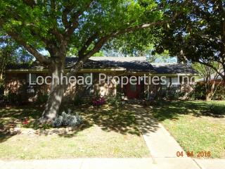 637 Country View Ln, Garland TX  75043-5617 exterior