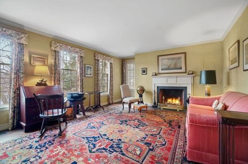 414 Westfield St, Dedham MA 02026-5626 exterior