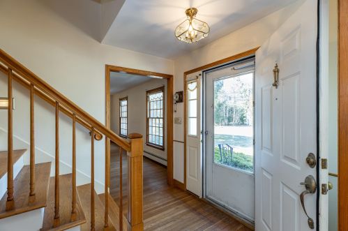 27 Huettner Rd, Falmouth MA 02543-1508 exterior