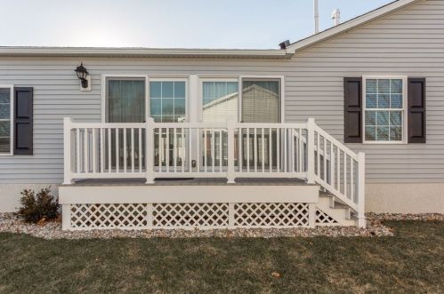 72 Brookstone Dr, East Bridgewater MA 02324-2633 exterior