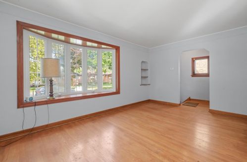 3709 Oak Park Ave, Forest View, IL 60402-3902