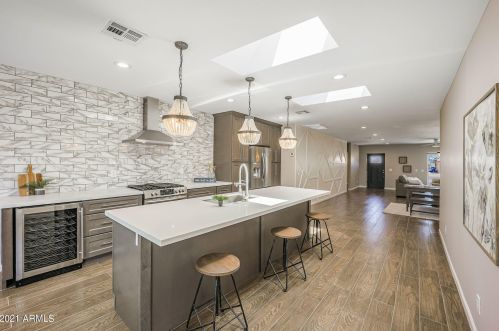 1359 Clarendon Ave, Phoenix AZ  85013-3330 exterior