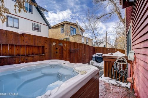 953 Park Ave, Park City UT 84060-5202 exterior