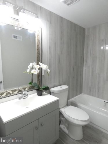 1920 Godfrey Ave, Philadelphia PA  19141-1302 exterior