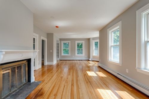 8 Latisquama Rd, Southborough MA 01772-1606 exterior