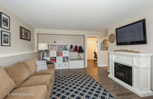 645 Banbury Way, Lemont IL 60440-1057 exterior