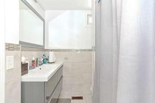 24 Greystone St, Quincy MA 02169-6367 exterior