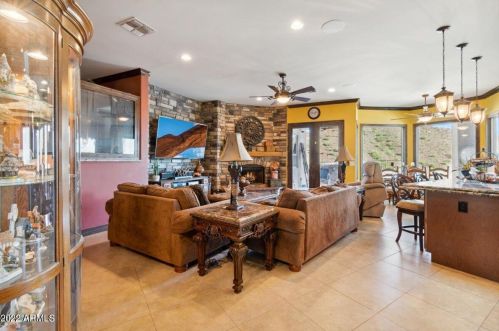 33807 4 Dr, Phoenix AZ 85045-0464 exterior