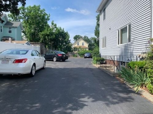 229 Chapel St, Newton, MA 02458-1309