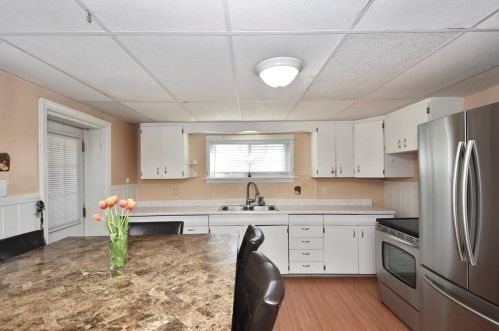 98 Kenberma Rd, Worcester MA 01604-5308 exterior