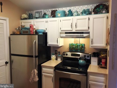 82 Crestmont Dr, West Deptford NJ  08051-2163 exterior