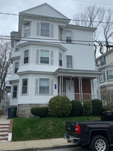 76 Stetson St, Fall River, MA 02720-5328