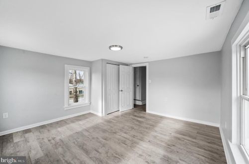 460 Crown Point Rd, West Deptford NJ  08086-2124 exterior