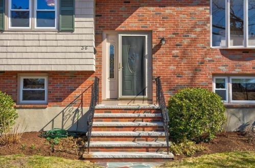 36 Wadsworth Rd, Arlington MA  02476-7071 exterior