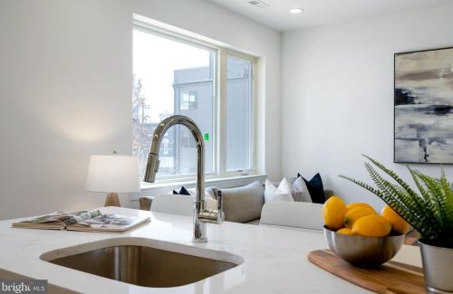 2008 5th St, Philadelphia PA  19148-2503 exterior