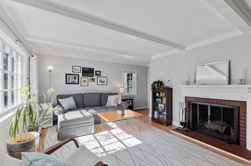 14 Meadow Ln, Worcester MA  01602-1604 exterior