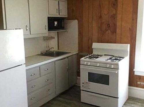 53 Almy St, Fall River MA 02720-2711 exterior