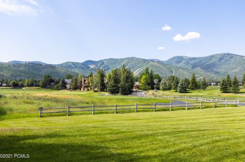 2457 Fairway Vlg Dr, Park City UT 84060-7023 exterior