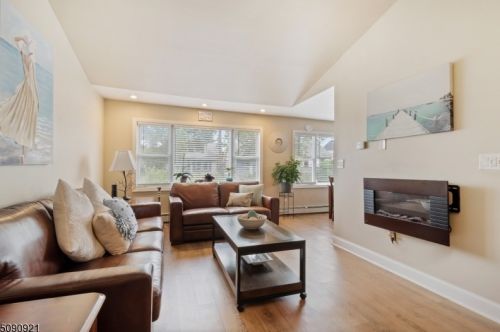 37 Dawson St, Belleville NJ 07109-1709 exterior