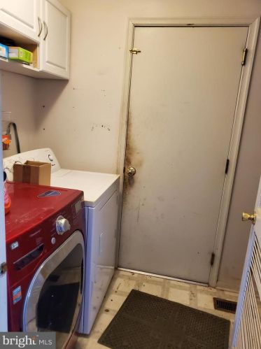 111 Ladds Ln, West Deptford NJ 08093-2319 exterior