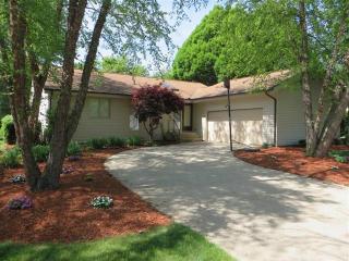 1639 Valley Forge Dr, Lancaster, OH 43130-1237