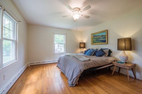 418 Shays St, Amherst MA  01002-2945 exterior