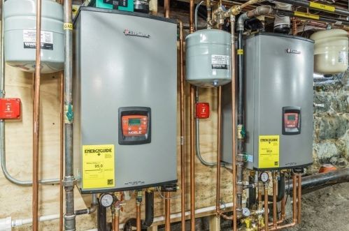 307 Pleasant St, Weymouth MA 02190-2621 exterior