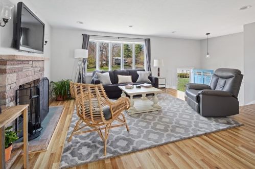 102 Mill River Dr, Weymouth, MA 02188-1801