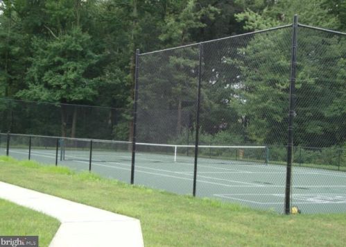 712 Weatherby Dr, West Deptford NJ  08096-5176 exterior