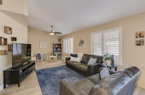 4302 Acoma Dr, Phoenix AZ 85032-4855 exterior