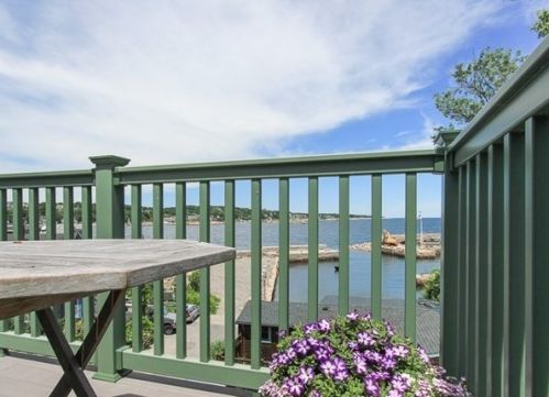 1 Main St, Rockport MA 01966-1513 exterior