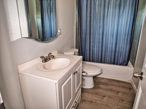 74 Clark St, New Bedford MA 02740-7021 exterior