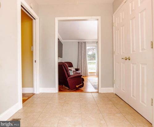 237 Elm Ave, West Deptford NJ 08051-1506 exterior