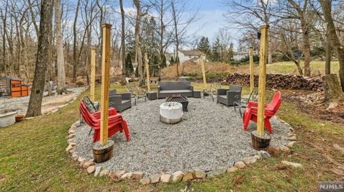 25 Catherine Ct, Skyline Lakes NJ  07456-1838 exterior