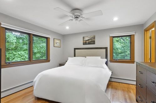 176 Woodland Rd, Southborough MA  01772-2035 exterior