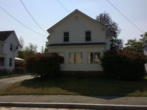 15 Park Ave, Monson, MA 01057-1408