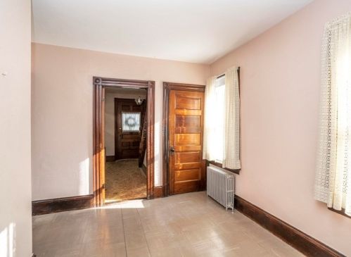 50 Caswell St, Taunton MA 02718-1120 exterior