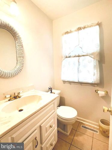 26 Tattersall Dr, West Deptford NJ 08051-1712 exterior