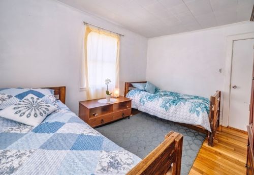 34 Lawn Ave, Quincy MA 02169-7336 exterior