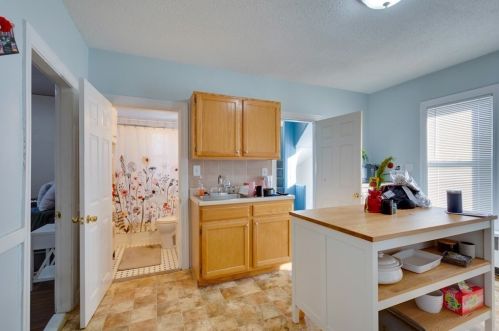 12 Highland Ter, Needham MA 02494-3014 exterior