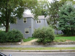 173 Auburn St, Newton, MA 02466-2411