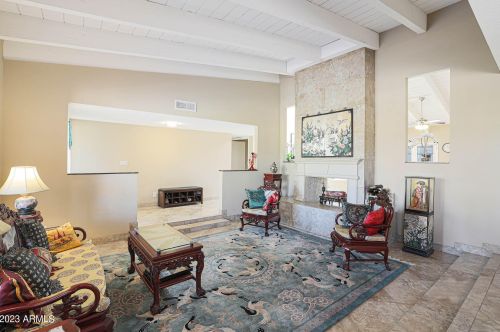 901 Beck Ln, Phoenix AZ  85022-3505 exterior